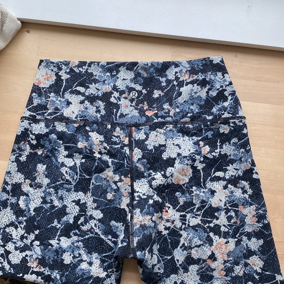 Wunder Under Hi-Rise Tight 28" - Picture 2 of 16